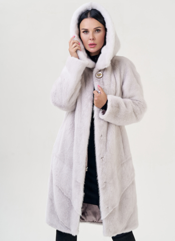 Светлая шуба из норки с капюшоном