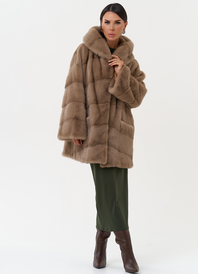 Короткая шуба из норки с капюшоном модель № 27576 универмаг малина