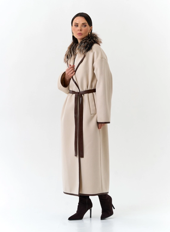 Женское длинное пальто с отделкой из меха лисы