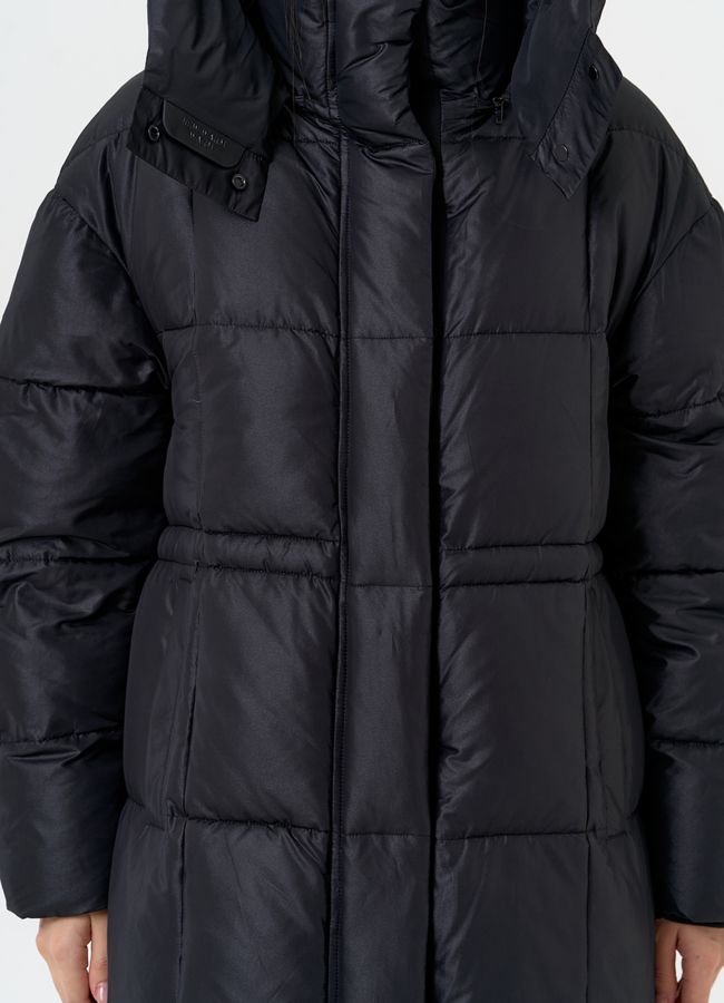 Женский пуховик черного цвета модель № 31599 универмаг малина