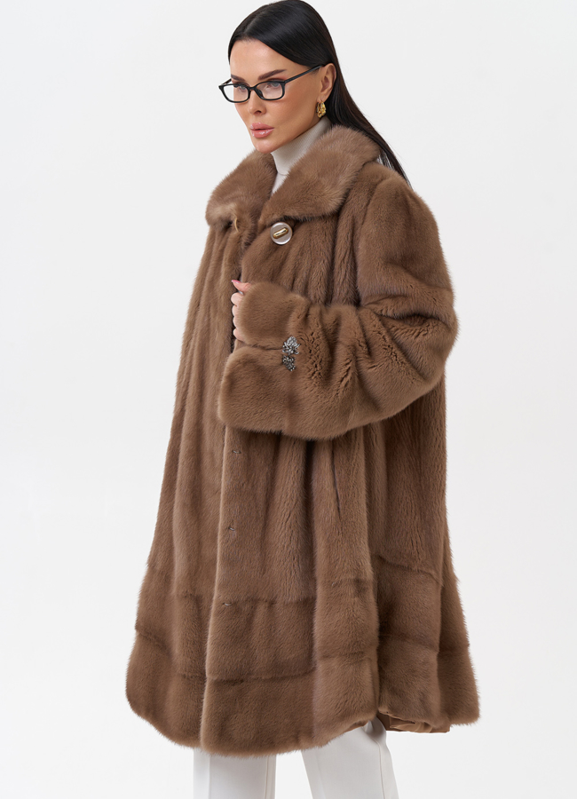 Шуба бежевого цвета из норки модель № 27599 в рассрочку