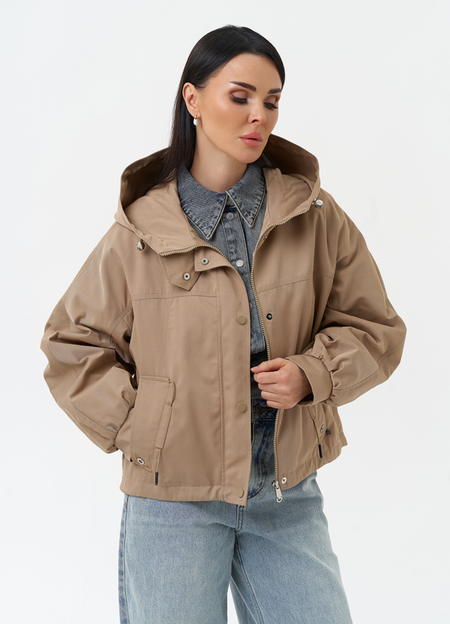 фото Короткая женская ветровка с капюшоном модель № 30042