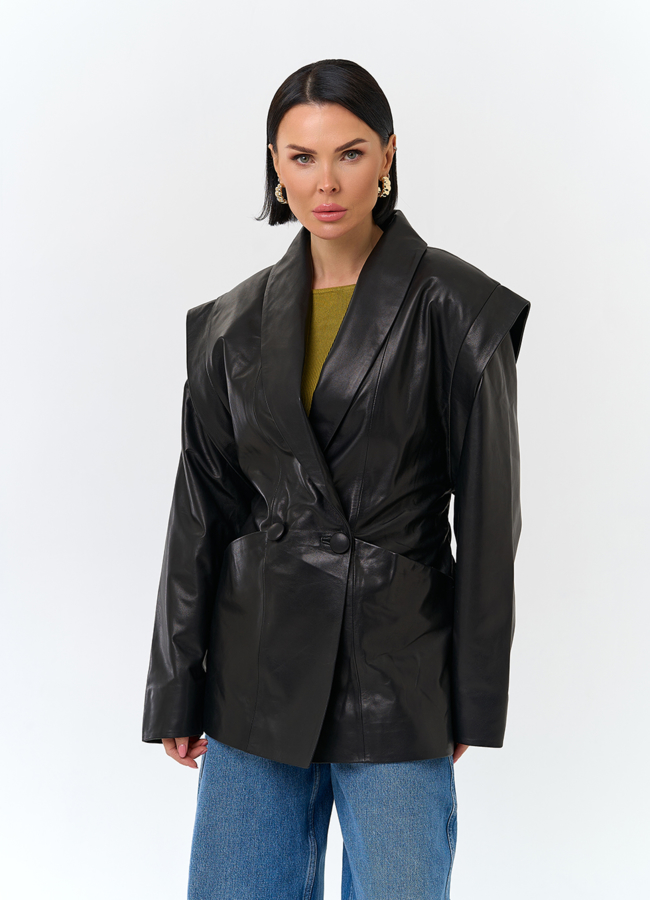 Женская куртка из натуральной кожи с акцентными плечами модель № 32884 меха малина