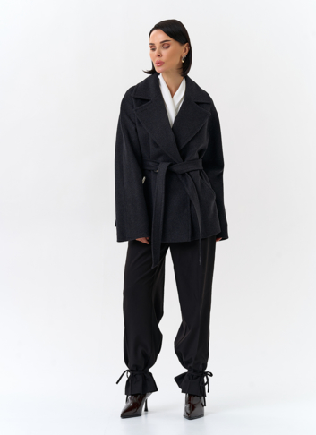 Женское укороченное пальто с английским воротником