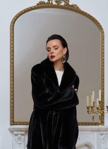 Длинная шуба из меха норки с воротником шаль