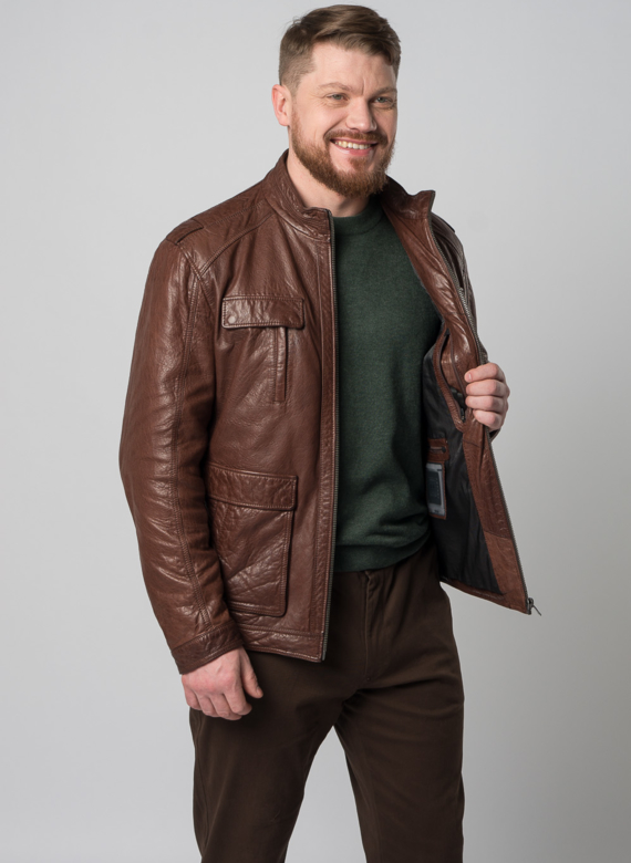 Мужская кожаная куртка коричневого цвета