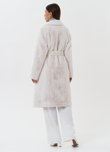 Женское пальто из эко меха с английским воротником