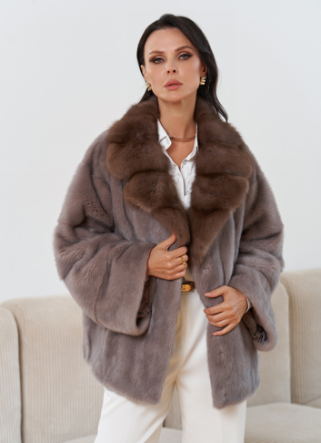 Куртка из меха норки с английским воротником из меха куницы