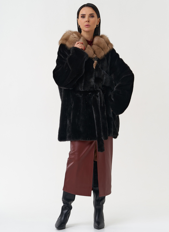 Норковая шуба с капюшоном из меха куницы