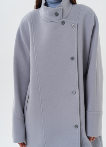 Женское пальто серого цвета