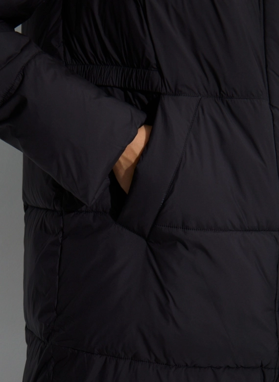 Женский пуховик с капюшоном фото