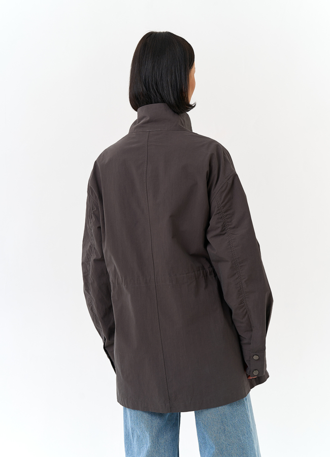 фото Женская куртка ветровка с накладными карманами модель № 32827