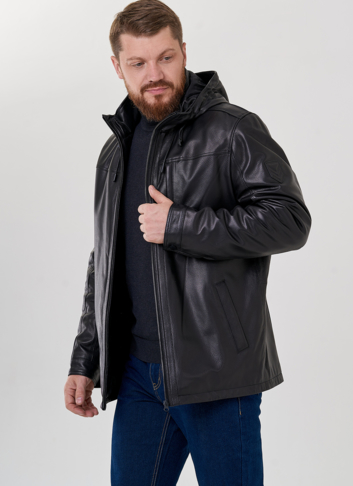 Мужская куртка с капюшоном на утеплителе