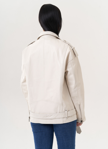 Светлая куртка "косуха" из натуральной кожи