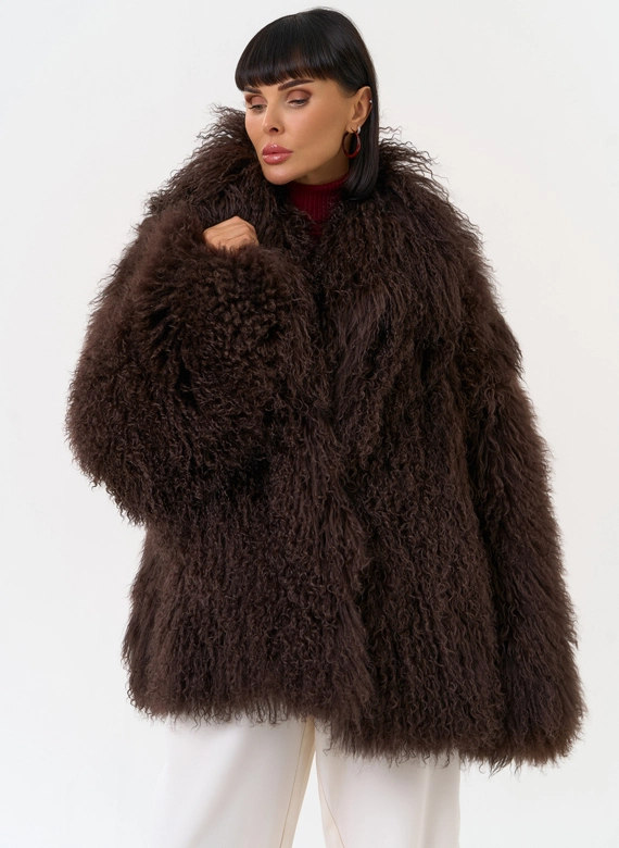 Женская шуба из меха ламы