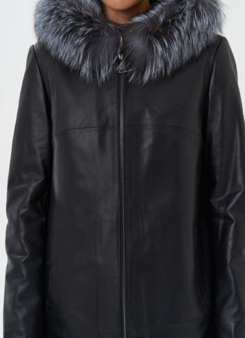 Утепленное полупальто из натуральной кожи с капюшоном 