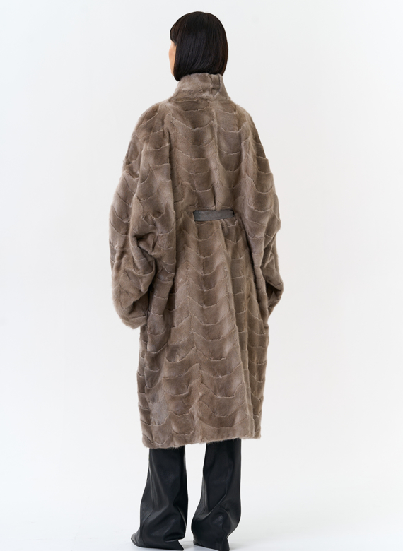 Шуба из меха норки с поясом