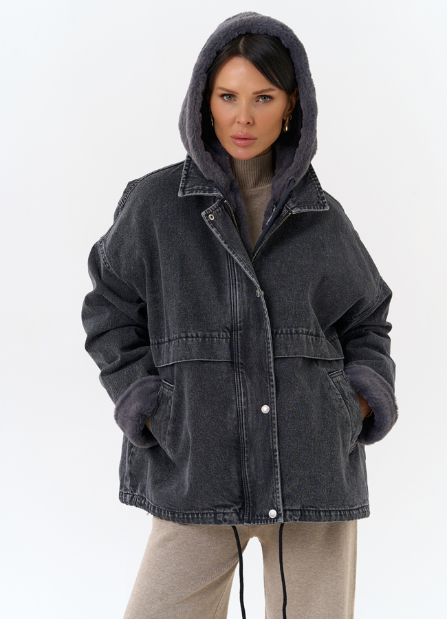 Женская утепленная джинсовая куртка с отделкой из эко меха модель № 31911 меха малина