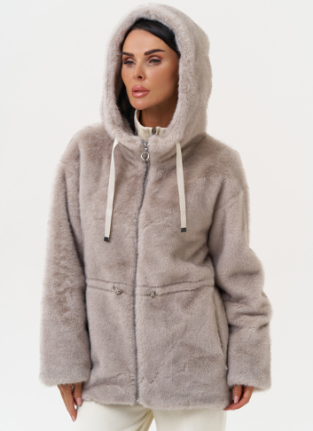 Женская куртка из эко меха с капюшоном