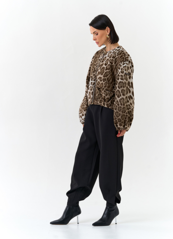 Женское укороченное пальто с анималистическим принтом