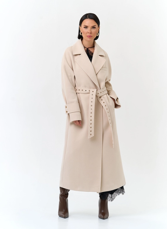 Женское пальто с акцентным поясом фото
