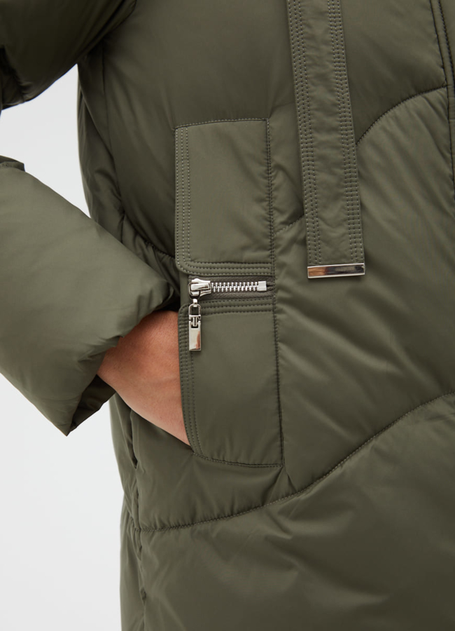 Женский пуховик с капюшоном модель № 31125 универмаг малина