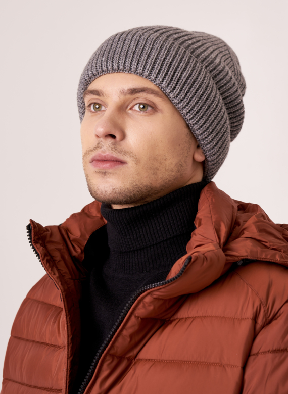 Шапка мужская серого цвета