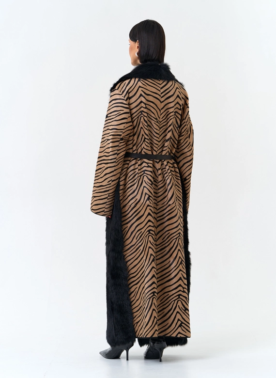Женская двухсторонняя дубленка из натурального меха фото